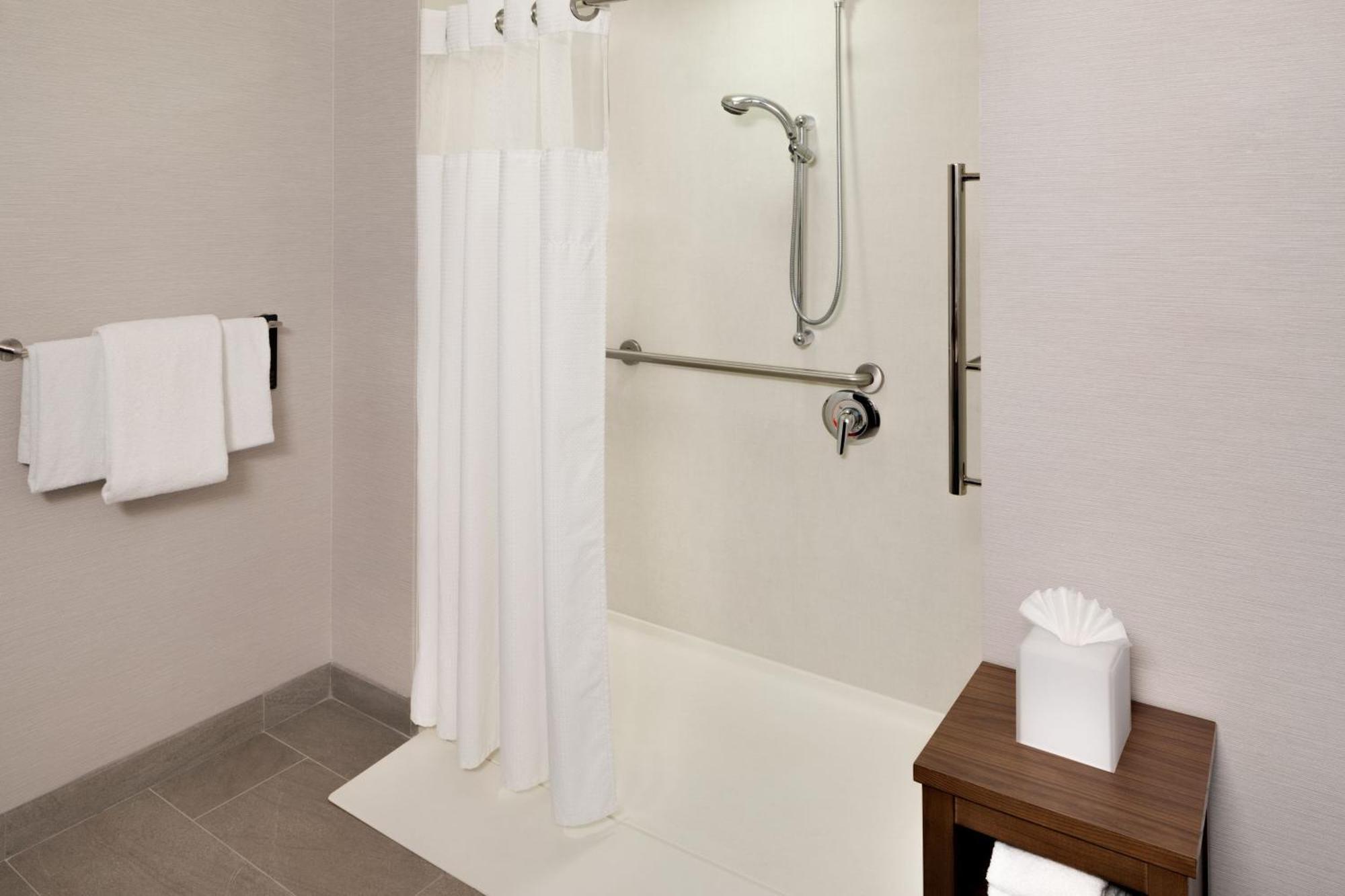 Courtyard By Marriott Stamford Downtown Hotel Exterior foto