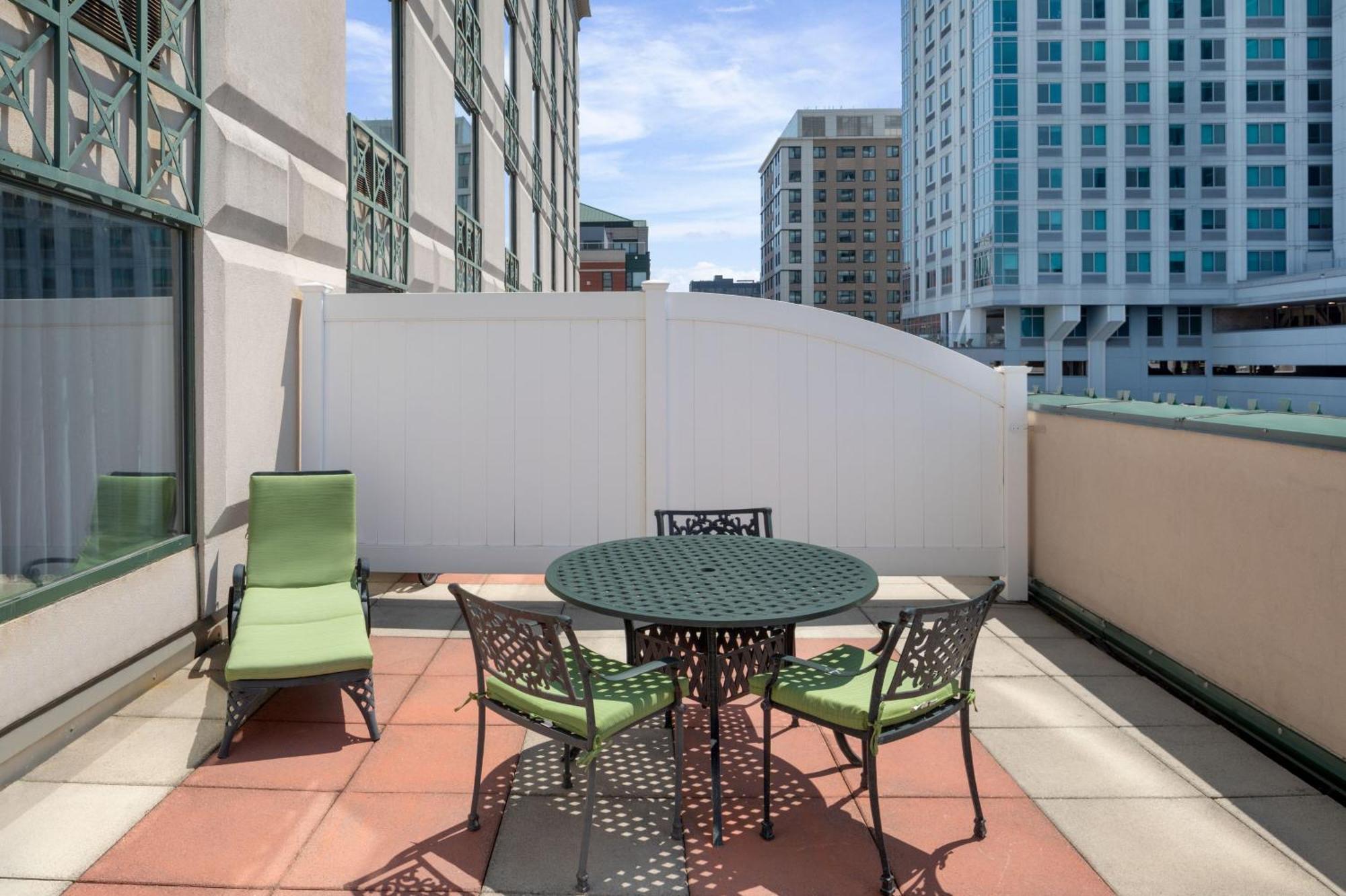 Courtyard By Marriott Stamford Downtown Hotel Exterior foto